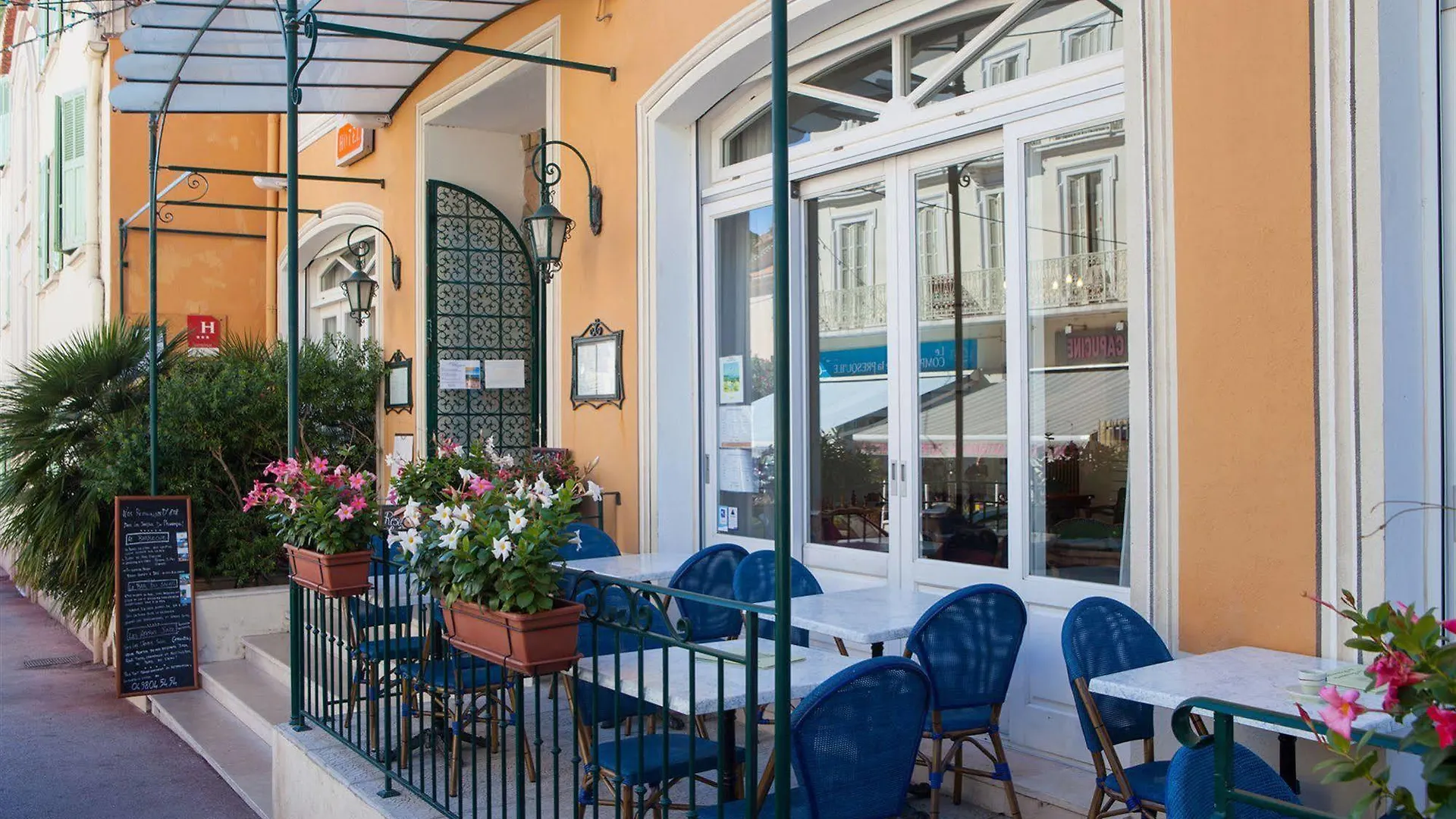 Hotel Provencal Hyères 3*,