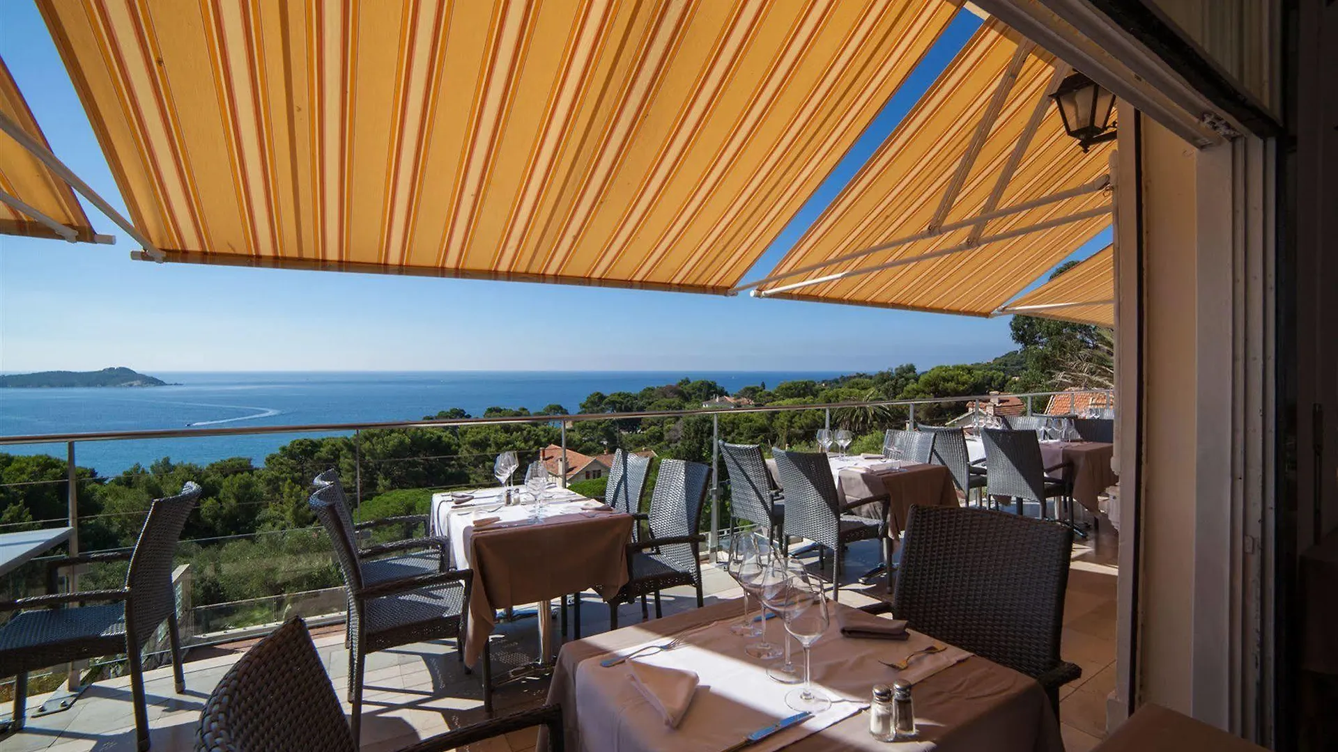 Hotel Provencal Hyeres 3*,